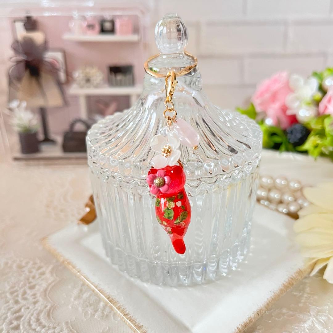 ฅ❤️ レジン　ねこ　ローズクォーツ　苺　バックチャーム　チャーム　ヘアゴム