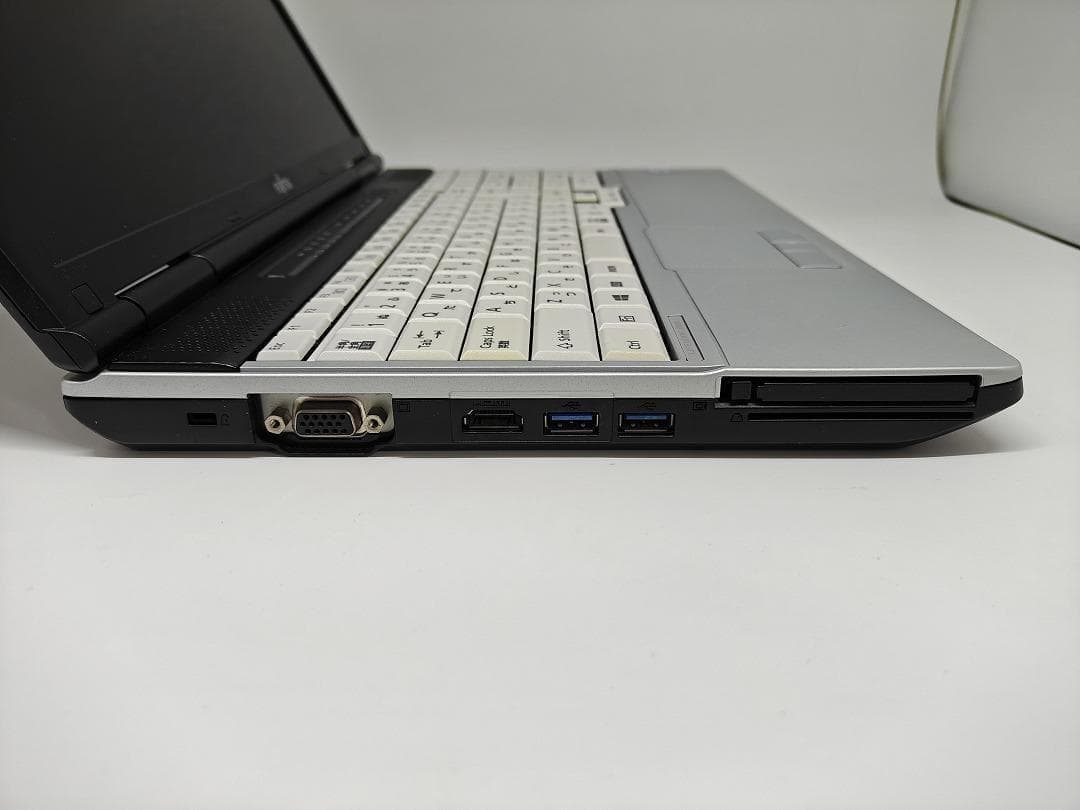 【FUJITSU】爆速 Core i7/新品SSD256GBノートパソコン　E2