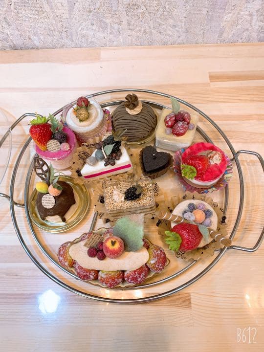 フェイクスイーツケーキをケースごと