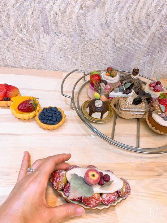 フェイクスイーツケーキをケースごと