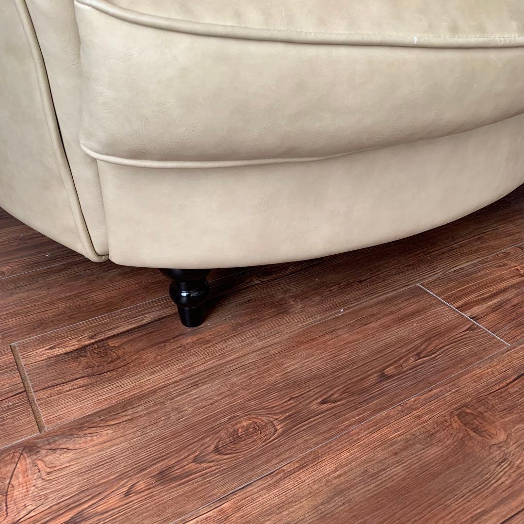 定価20万　ベージュ　3人掛けソファ　クラシカル