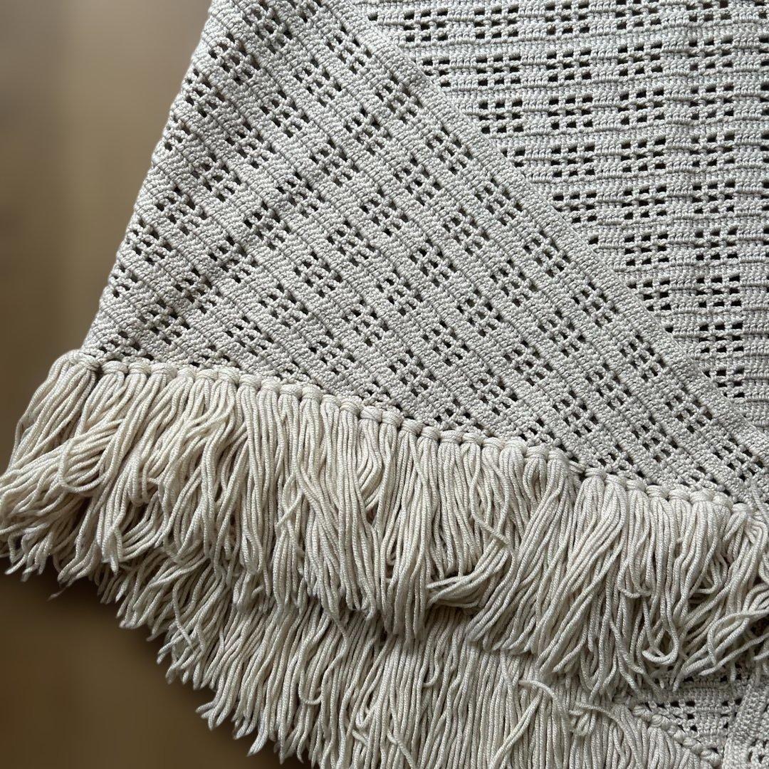 【手編み】三角ショール　かぎ針　ウール73%,絹27%　***即購入可能