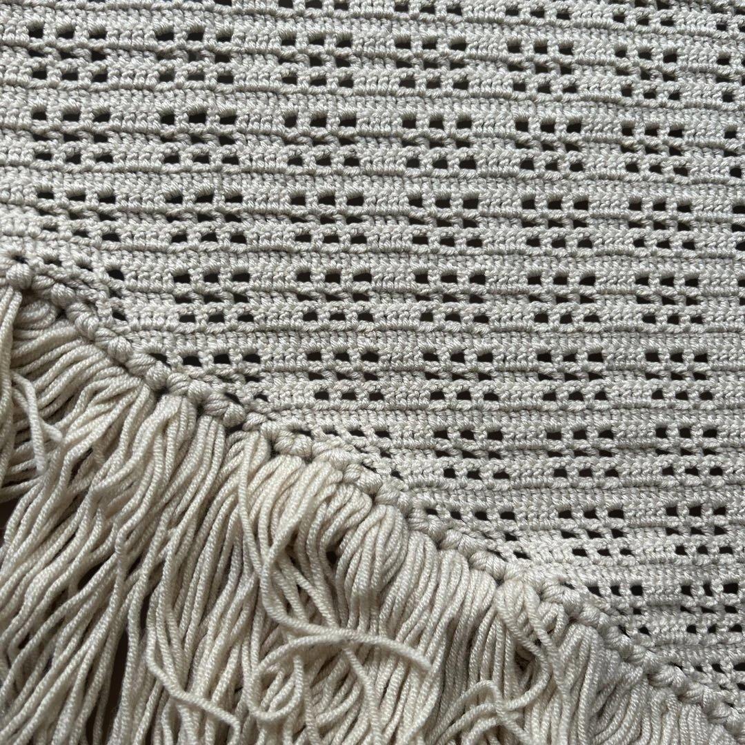 【手編み】三角ショール　かぎ針　ウール73%,絹27%　***即購入可能