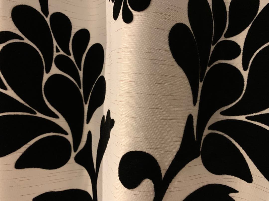 ②ニトリ☆オーダーカーテン　センチュリー　高さ191×幅260の窓枠用　2枚