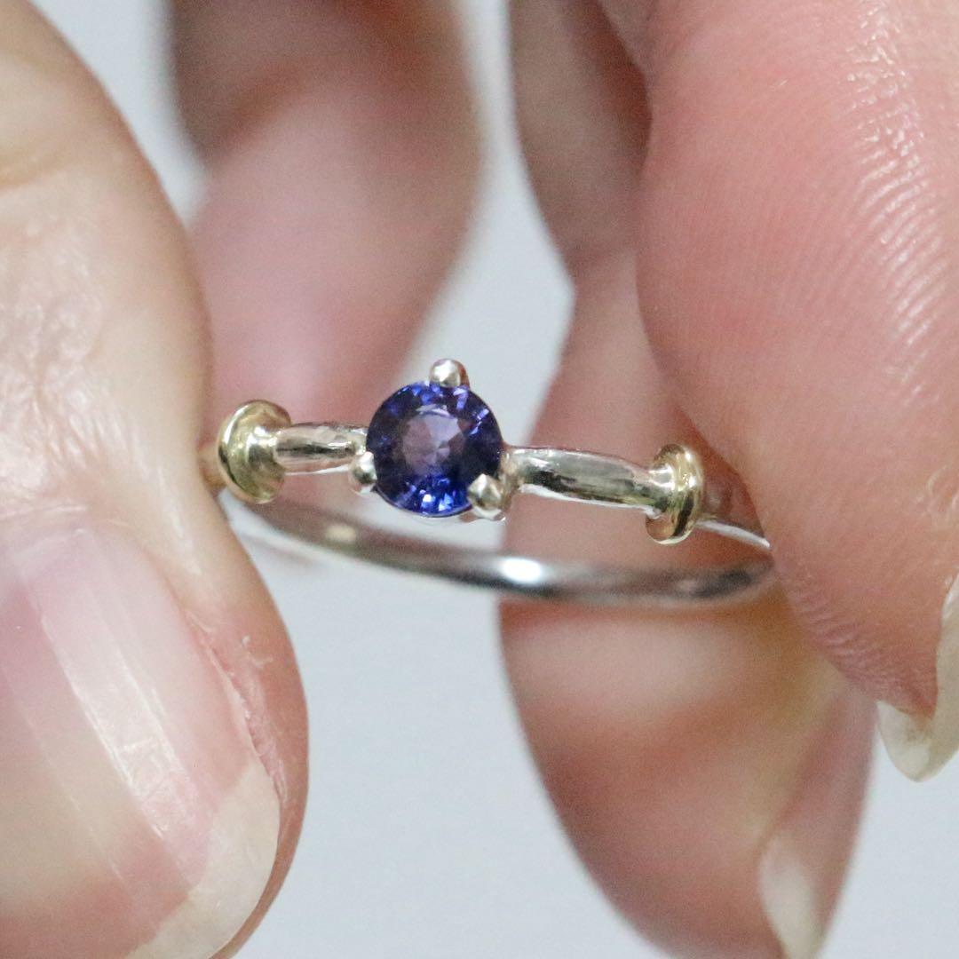 魅惑のパープルとブルーが融合するサファイアK10小ワッカシルバーリング10号