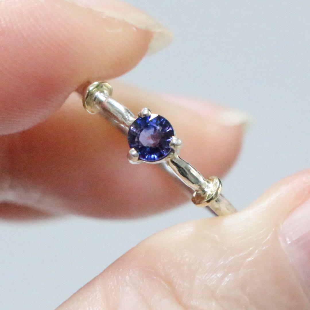 魅惑のパープルとブルーが融合するサファイアK10小ワッカシルバーリング10号