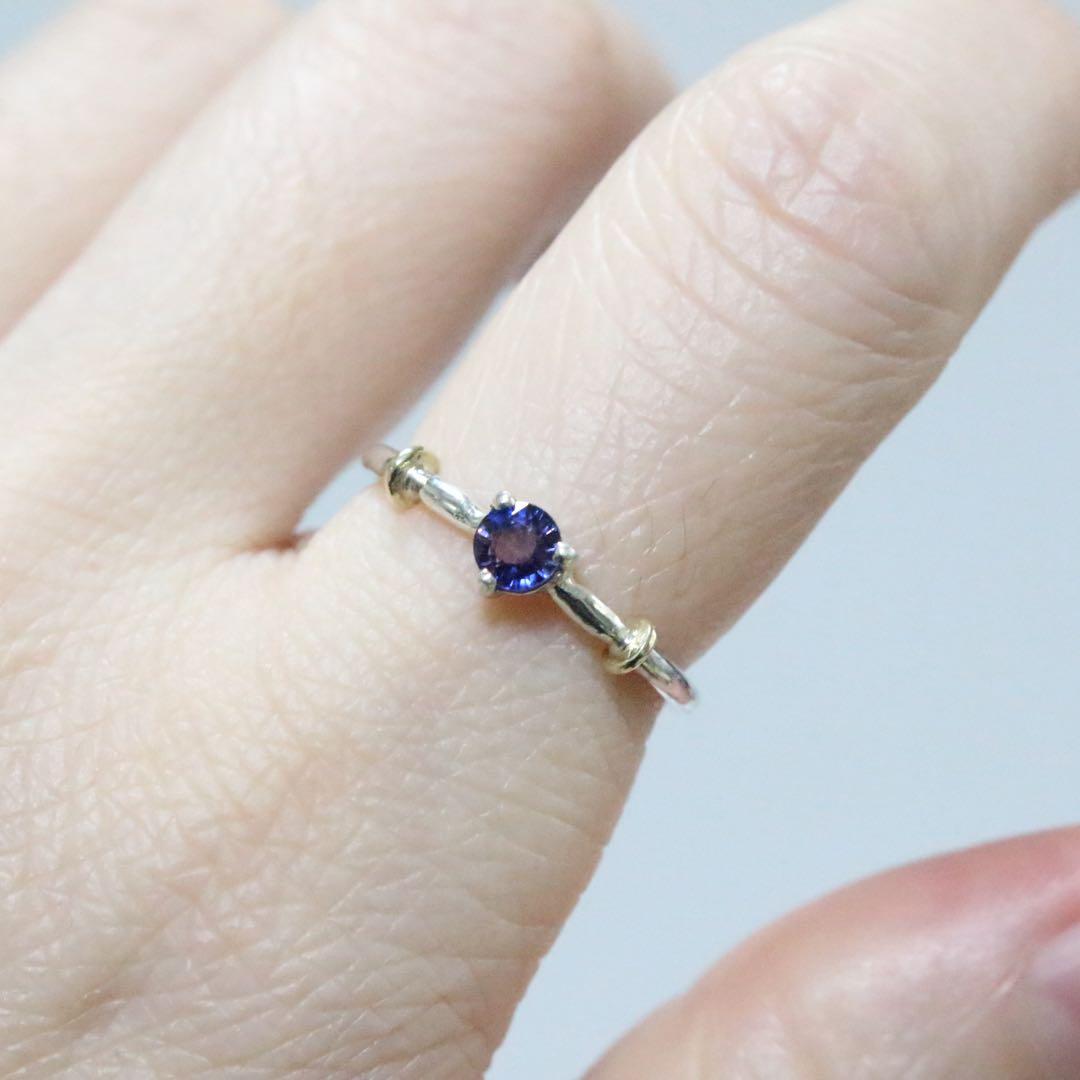 魅惑のパープルとブルーが融合するサファイアK10小ワッカシルバーリング10号