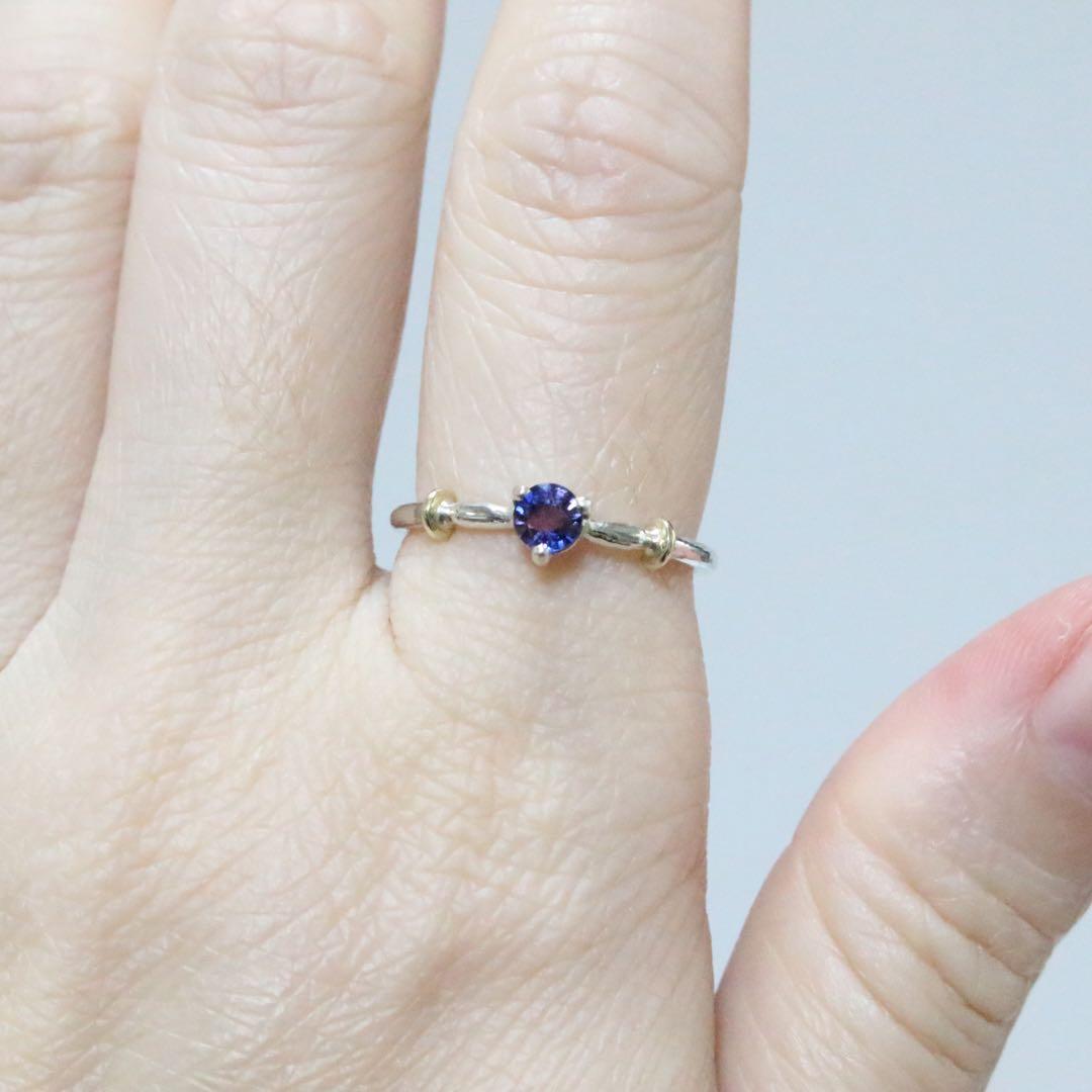 魅惑のパープルとブルーが融合するサファイアK10小ワッカシルバーリング10号
