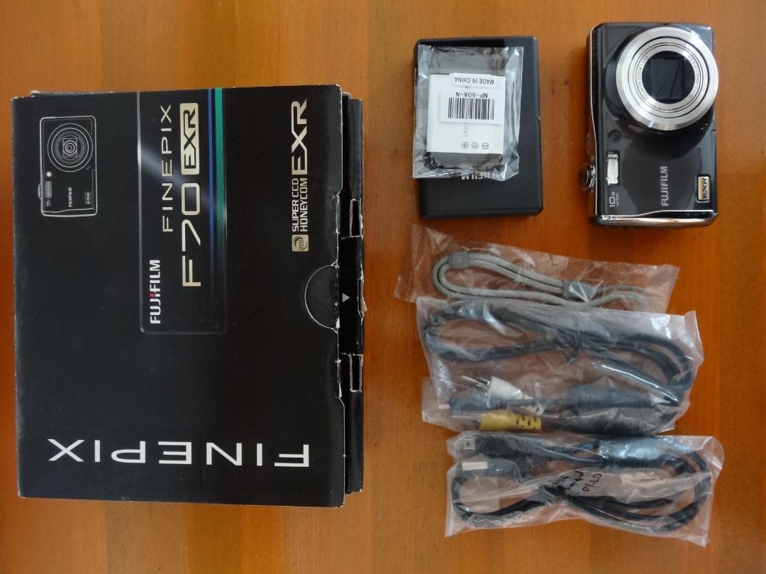 Fujifilm　FINEPIX F70 EXR　ガンメタル