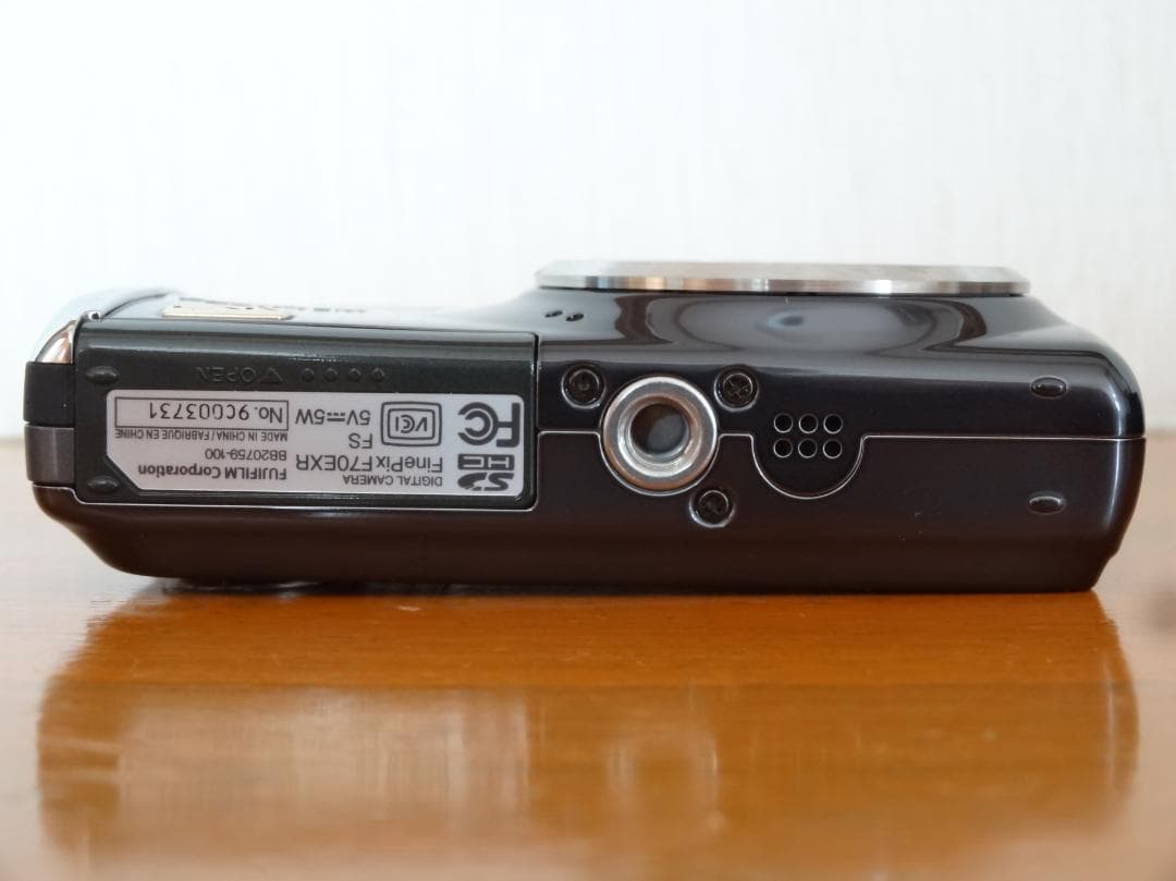 Fujifilm　FINEPIX F70 EXR　ガンメタル