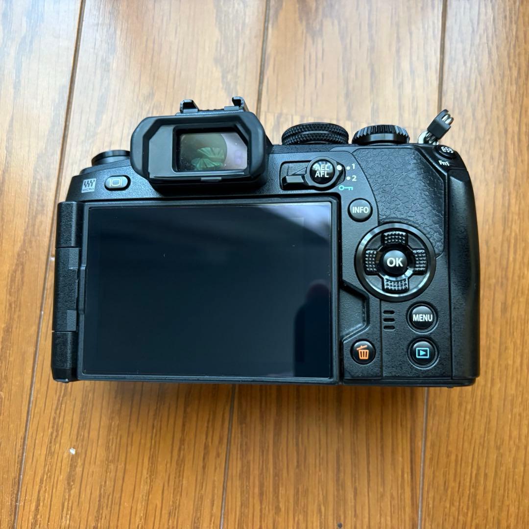 OLYMPUS OM-D EM-1 MarkⅡ ボディ ＋ 純正バッテリー2個