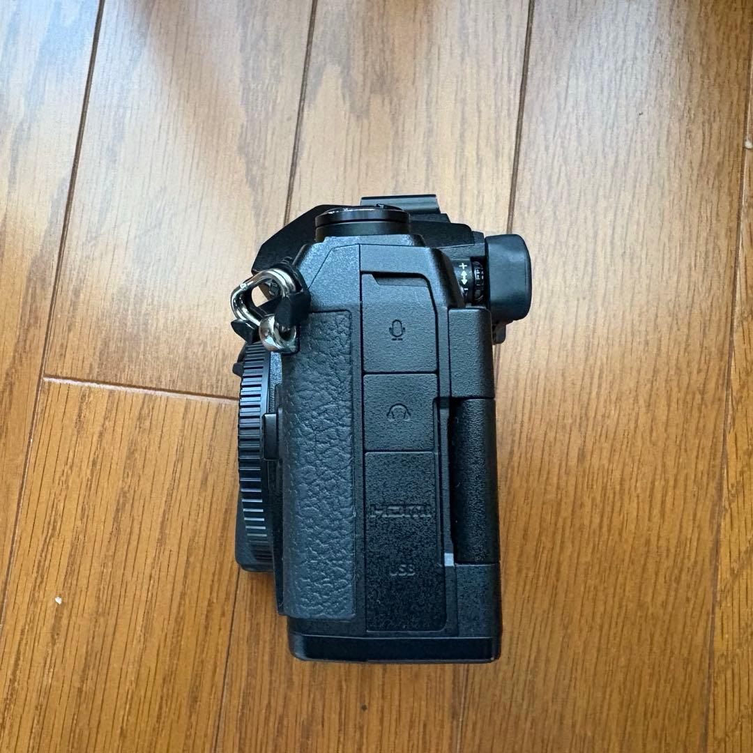 OLYMPUS OM-D EM-1 MarkⅡ ボディ ＋ 純正バッテリー2個