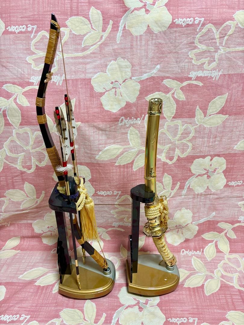 ♦︎映画TROYメダル♦︎吉徳大光(五月人形　弓矢 & 太刀)♦︎木製　壁掛　飾り棚