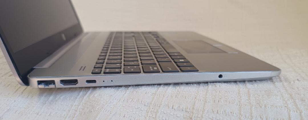 HP 250 G9 第12世代corei3搭載