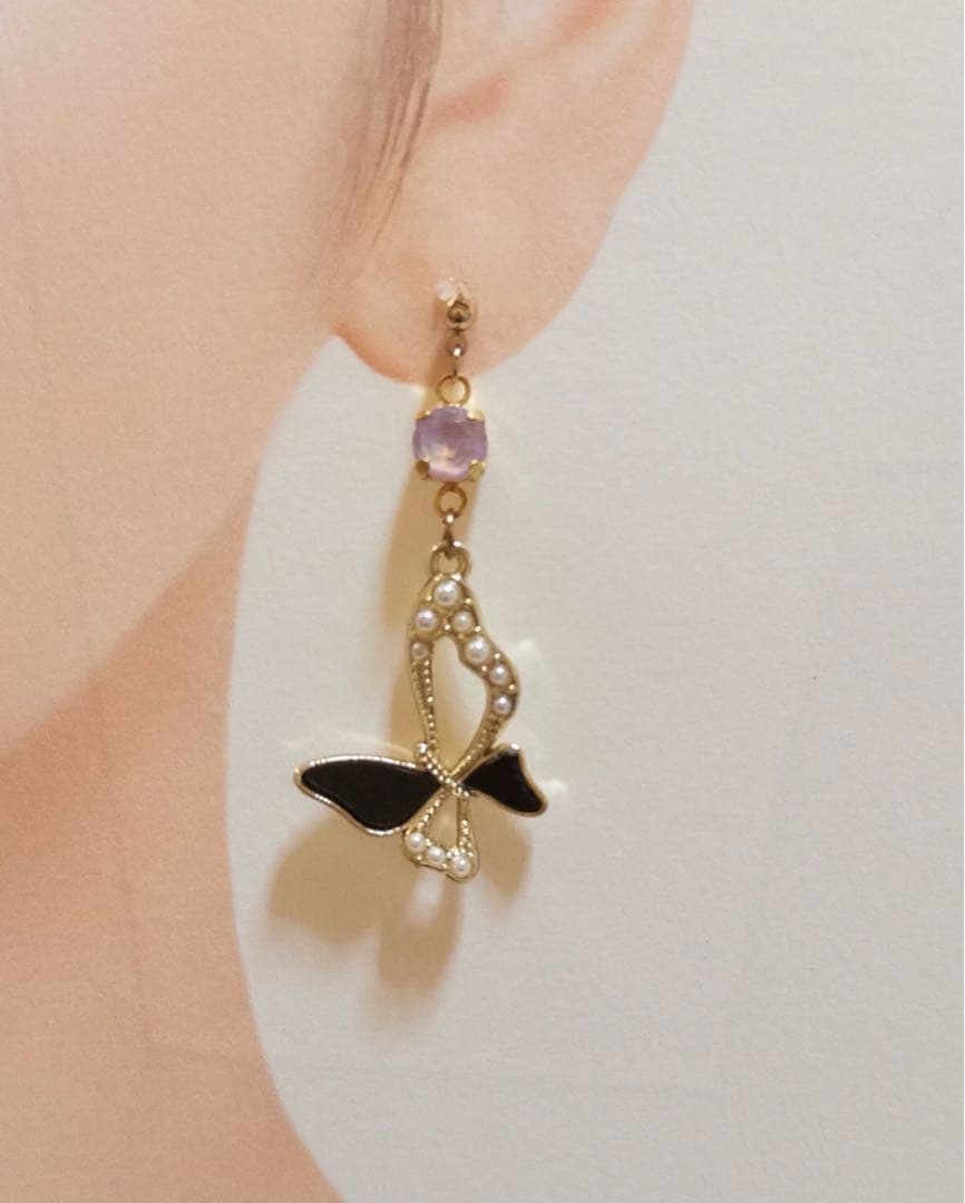SALE 限定1 スワロフスキーと蝶々のピアス／イヤリング