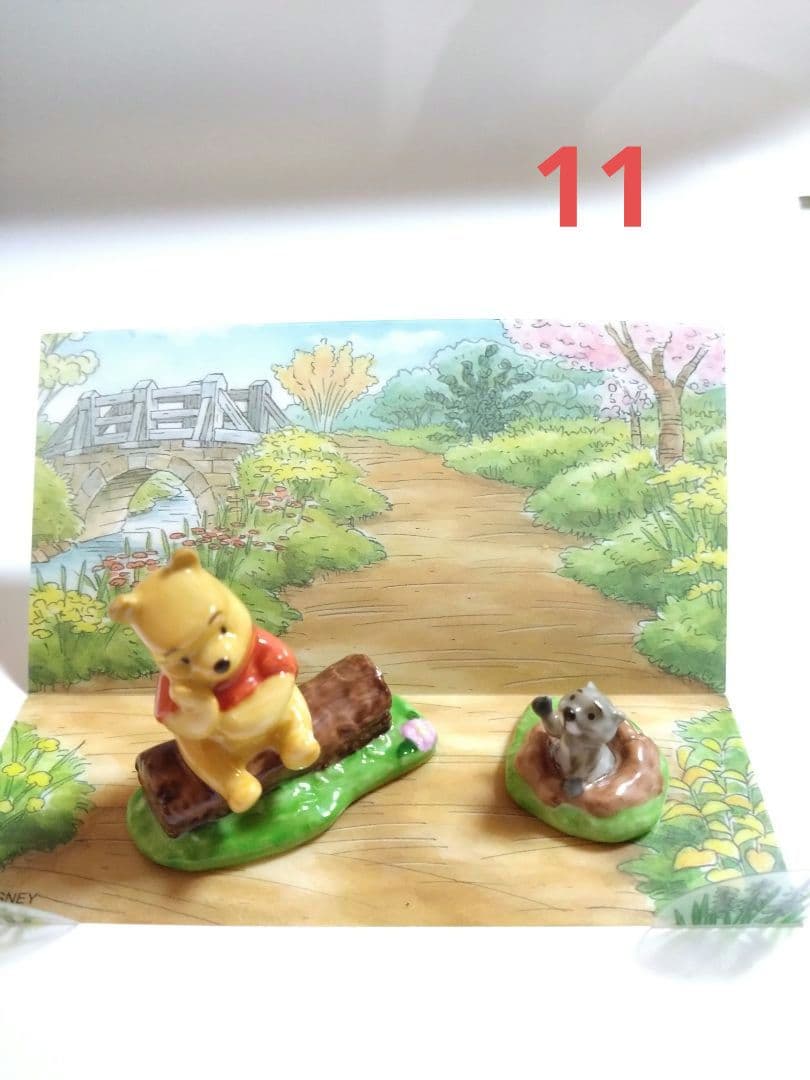 くまのプーさん陶器フィギュア　12種類背景カード付きベルメゾン