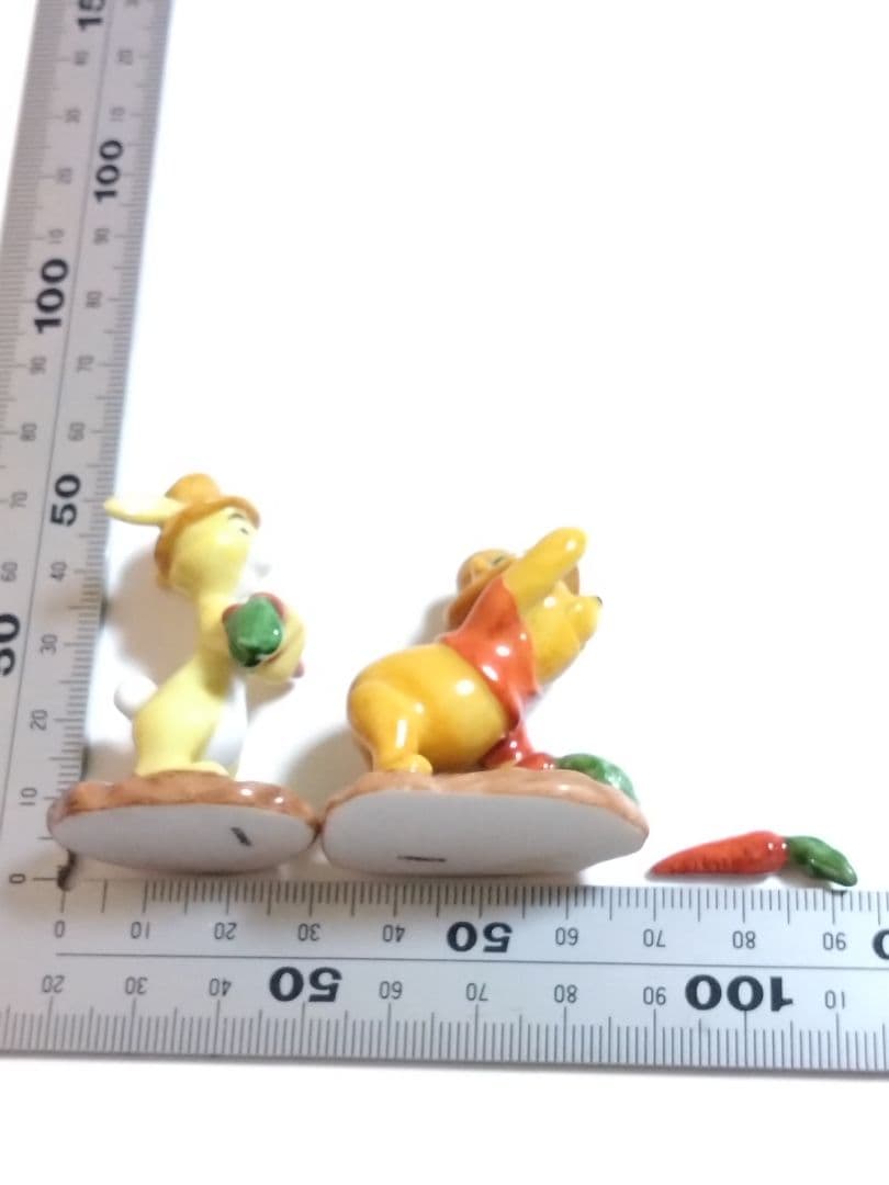 くまのプーさん陶器フィギュア　12種類背景カード付きベルメゾン