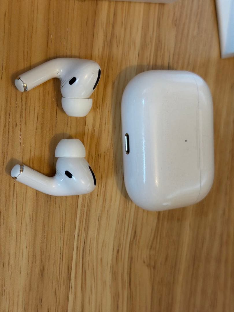 Apple AirPods Pro 本体 充電ケース付き