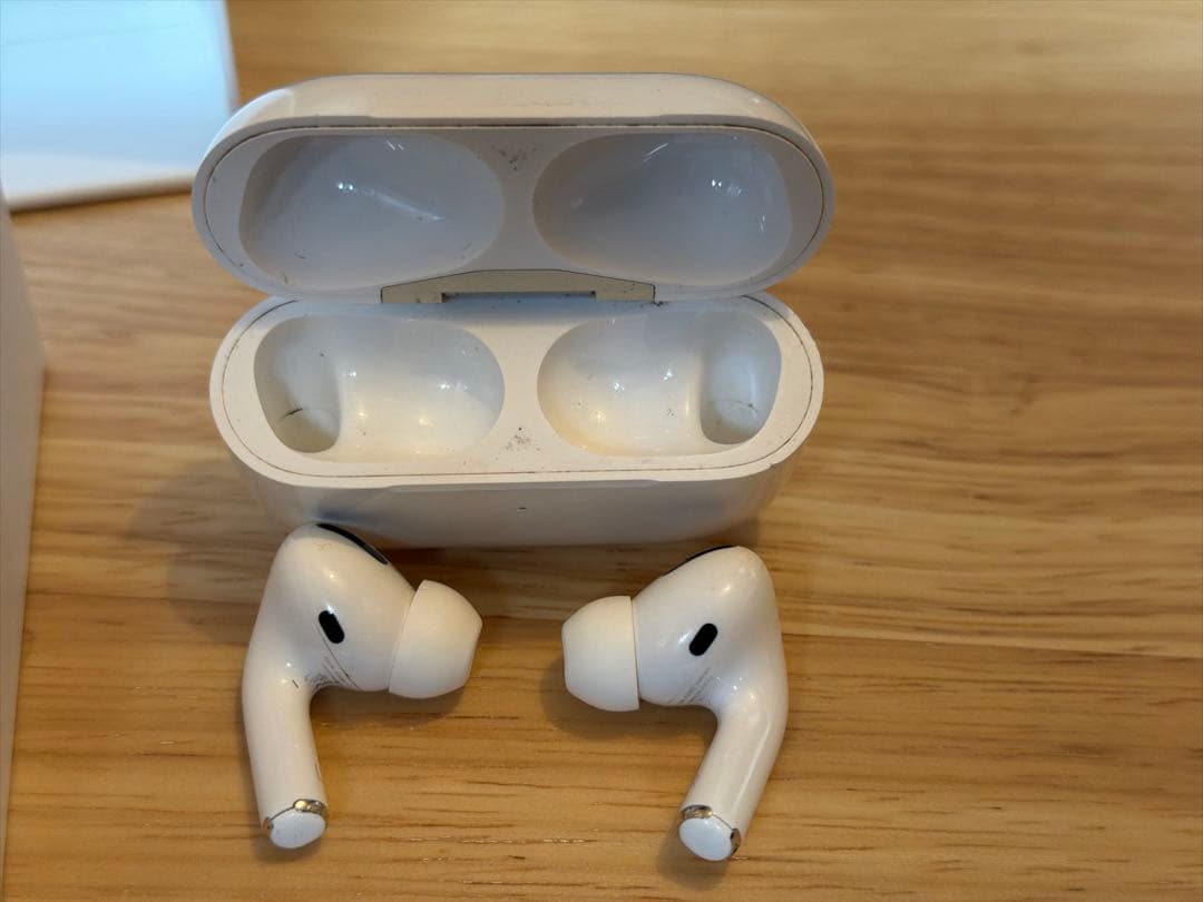 Apple AirPods Pro 本体 充電ケース付き