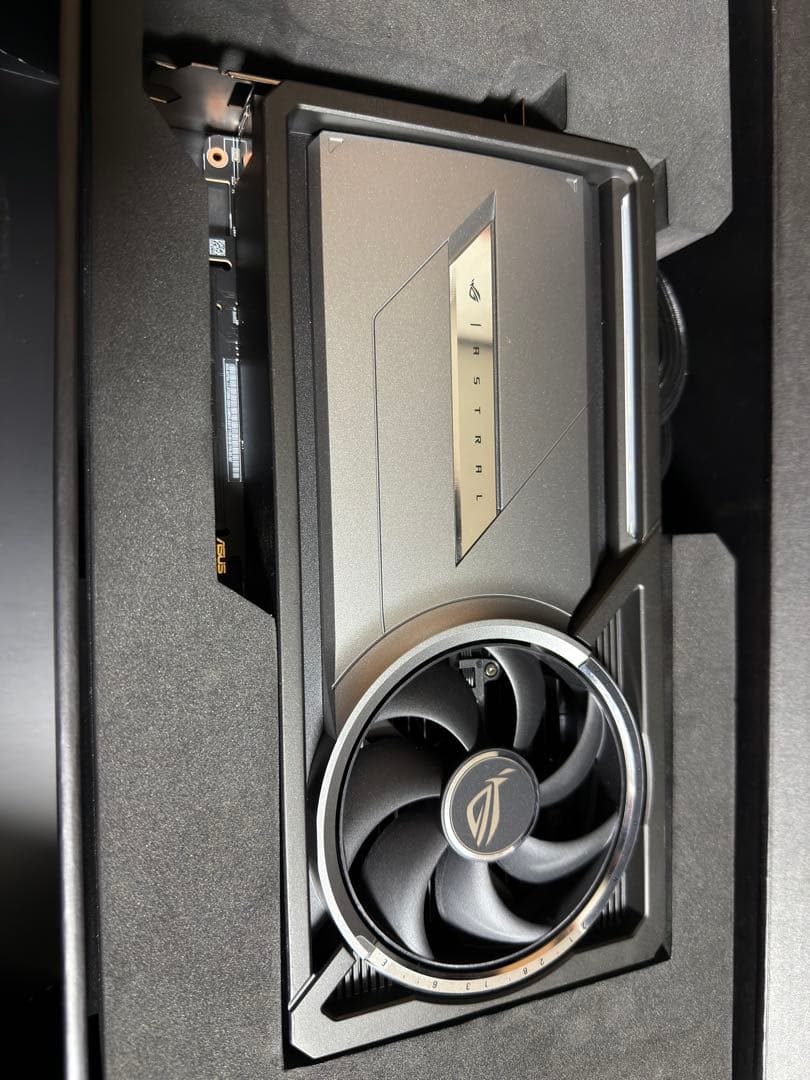 RTX5090 ASUS ROG ASTRAL LC 水冷