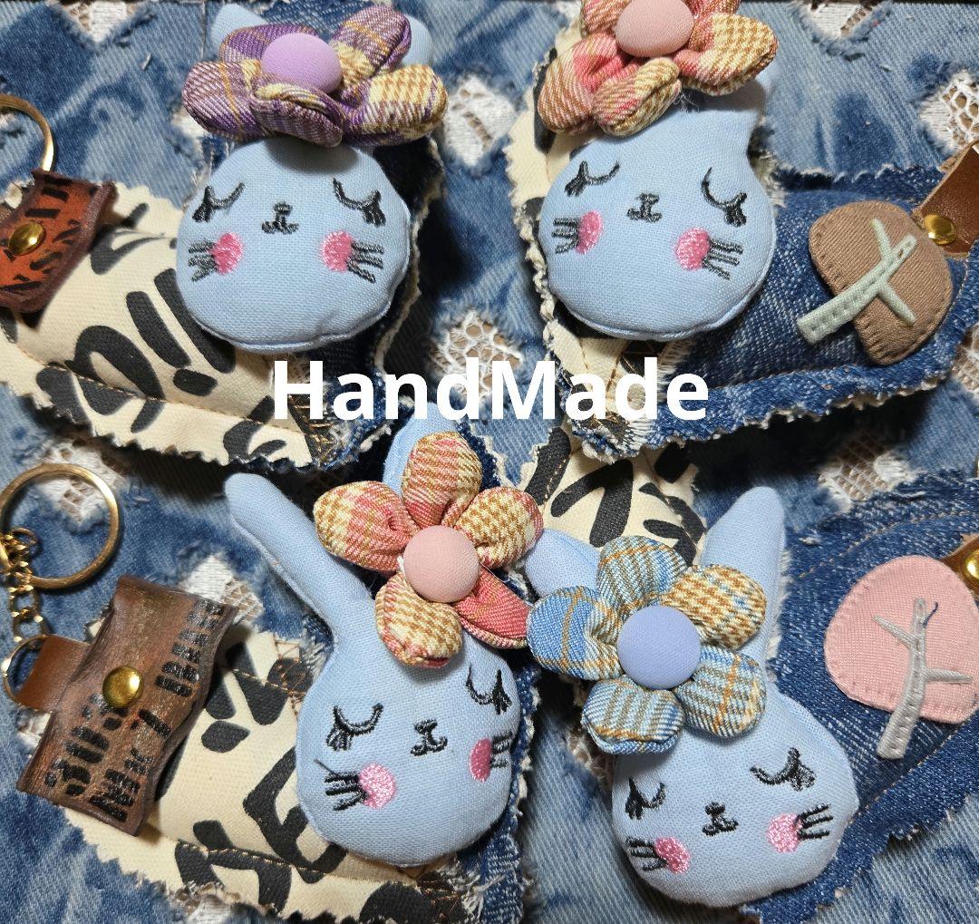いちごパフェ☆様✨専用ハンドメイドぷっくりうさぎハートキーホルダーデニムリメイク