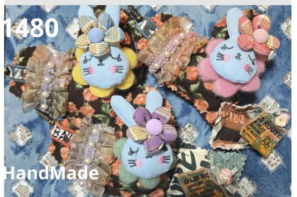 いちごパフェ☆様✨専用ハンドメイドぷっくりうさぎハートキーホルダーデニムリメイク
