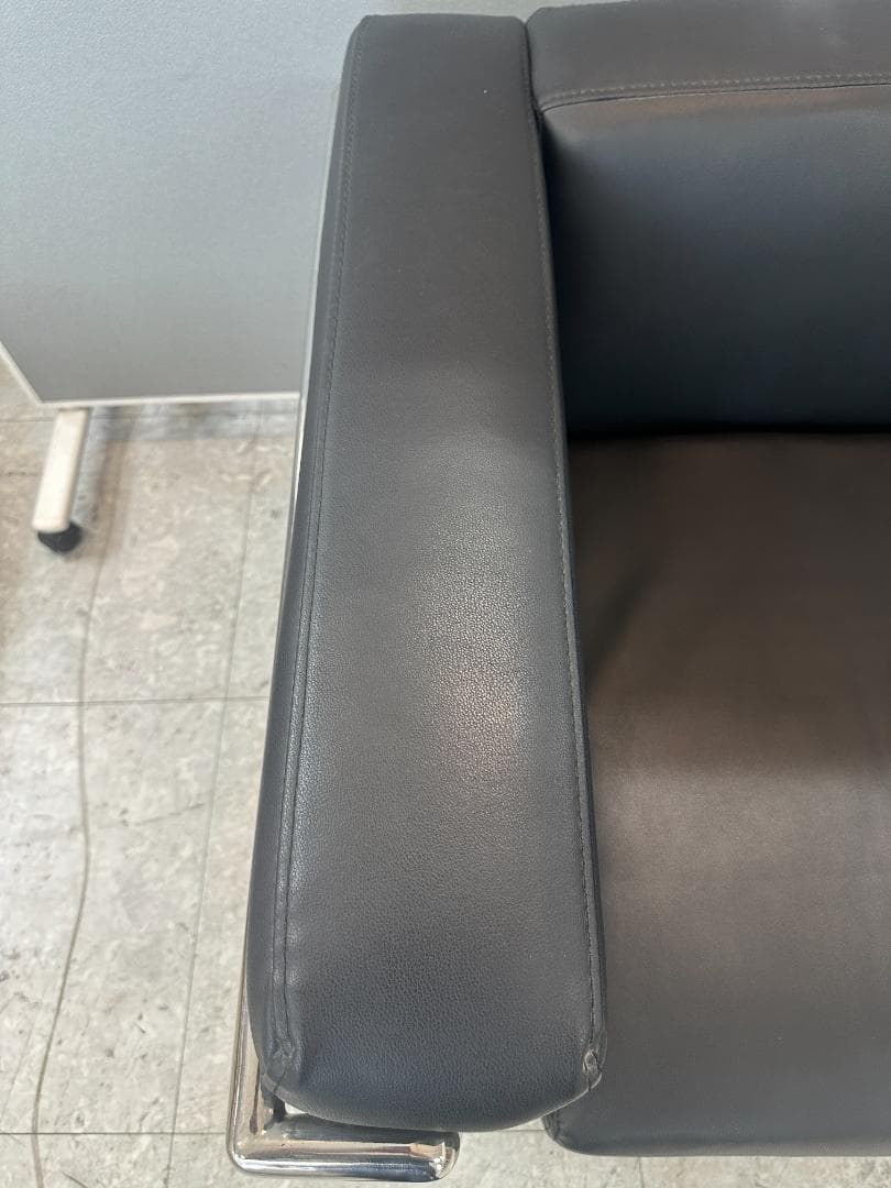 LC2　1人掛けソファ　チェア　ル・コルビジェ　リプロダクト　合革　ブラック