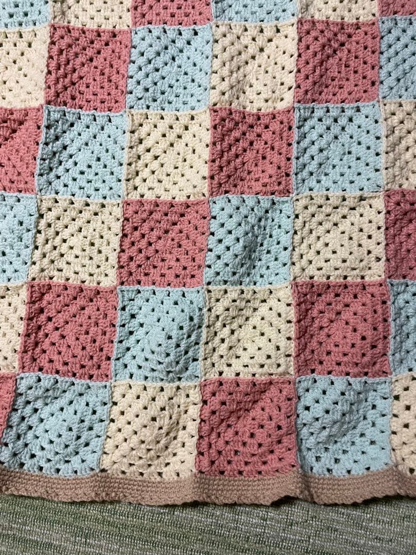 値下げ中　ハンドメイド　モチーフつなぎのマルチカバー