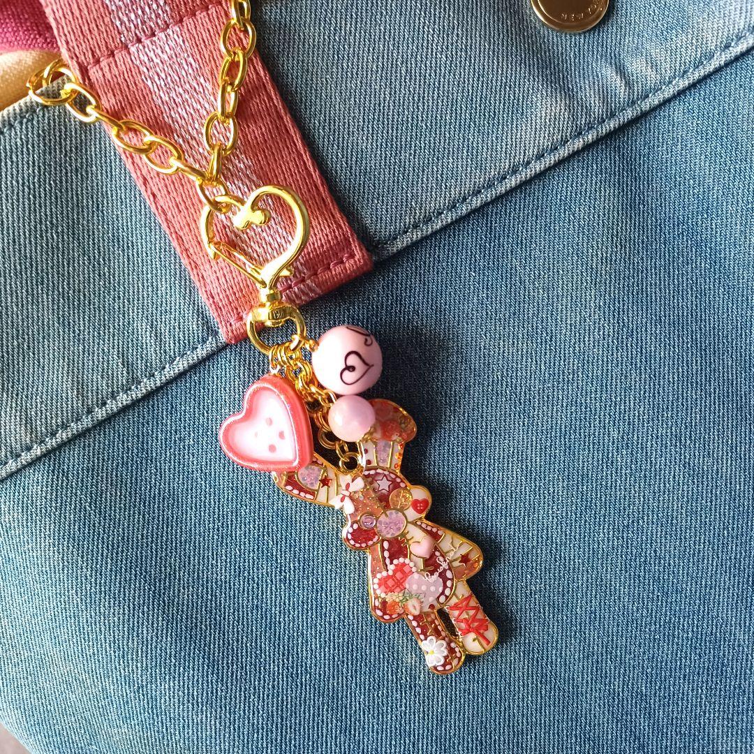 ♡苺みるく♡ツギハギうさぎ　レジンキーホルダー　ハンドメイド