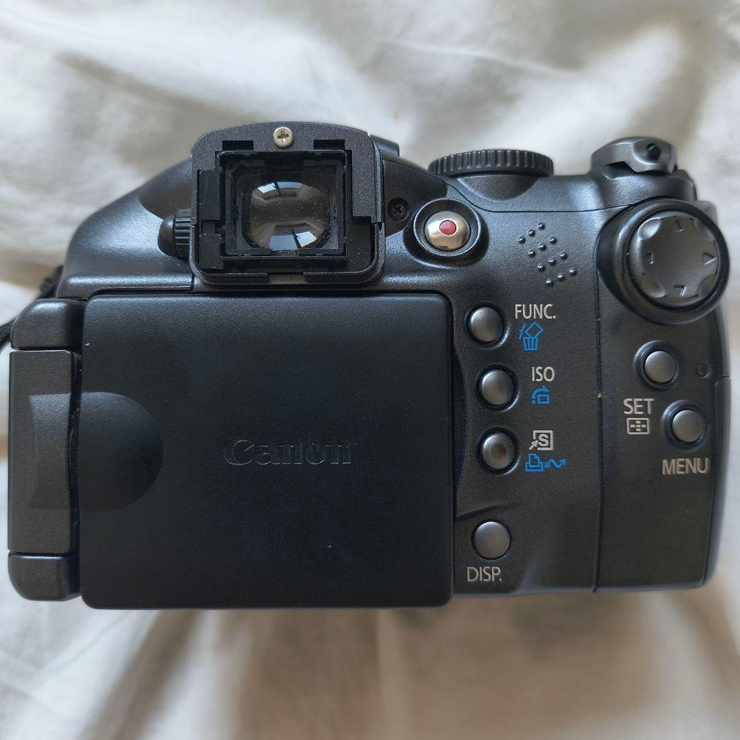 単3電池で気軽に使える、実力派ズーム機。