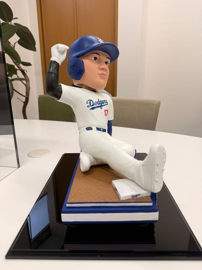 限定113個 大谷翔平 ボブルヘッド 2025年盗塁モデル アクリルケース付き