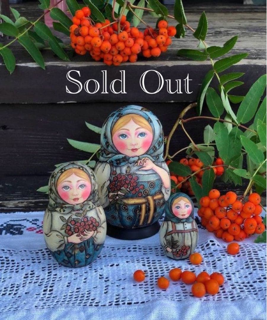 ロシア雑貨☆伝統衣装起き上がりこぼし♪マトリョーシカ タチアナ作