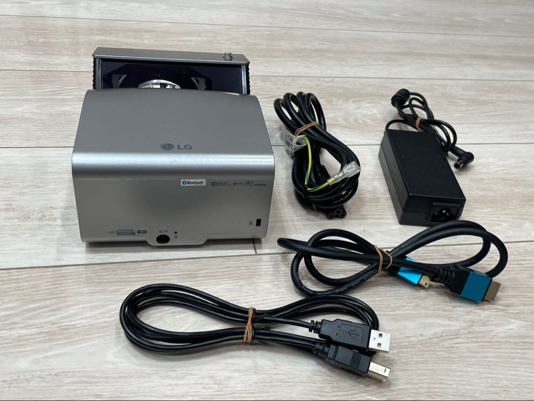 LG PH450UG 超短焦点 LEDプロジェクター