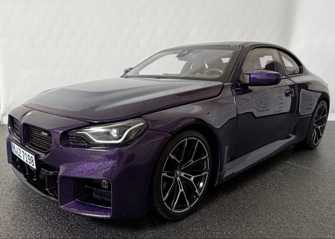 【新品同様】ミニチャンプス M2クーペG87 2023 パープル 1/18