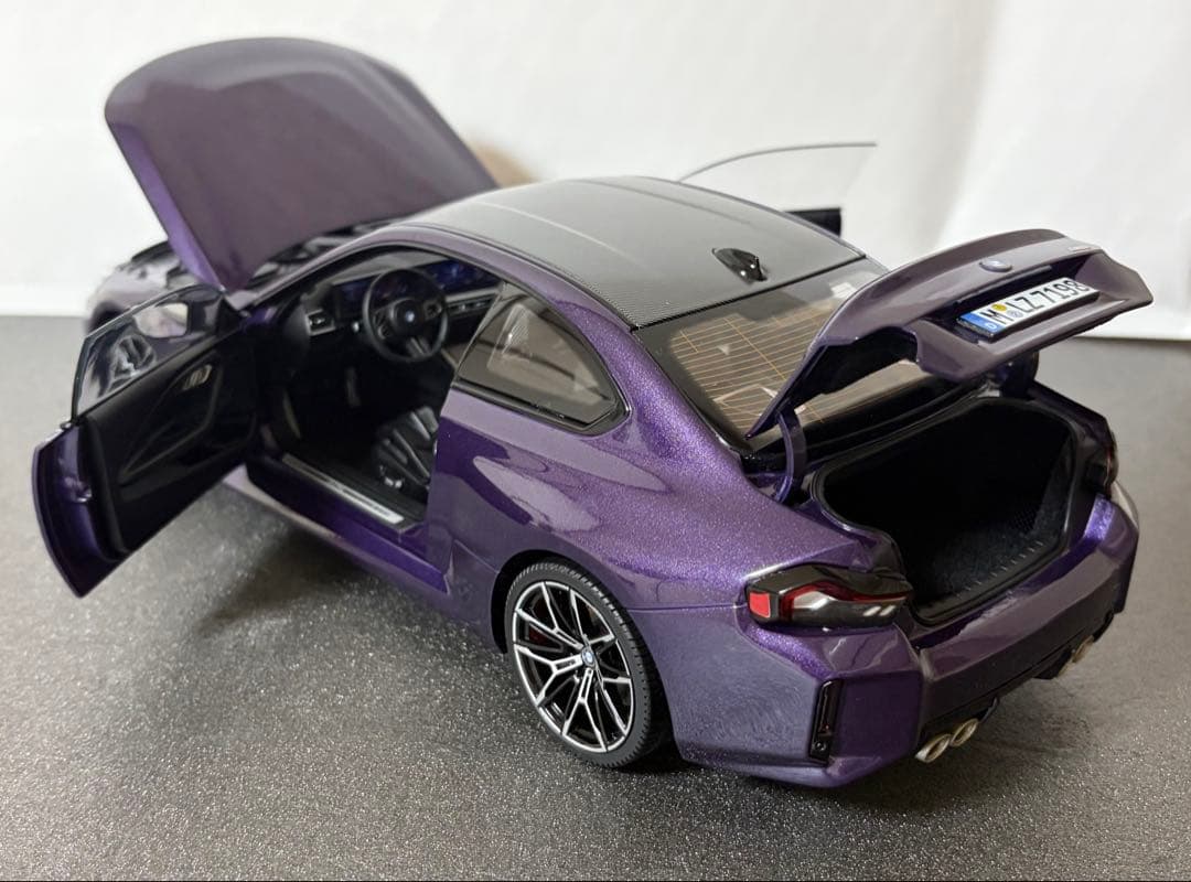 【新品同様】ミニチャンプス M2クーペG87 2023 パープル 1/18