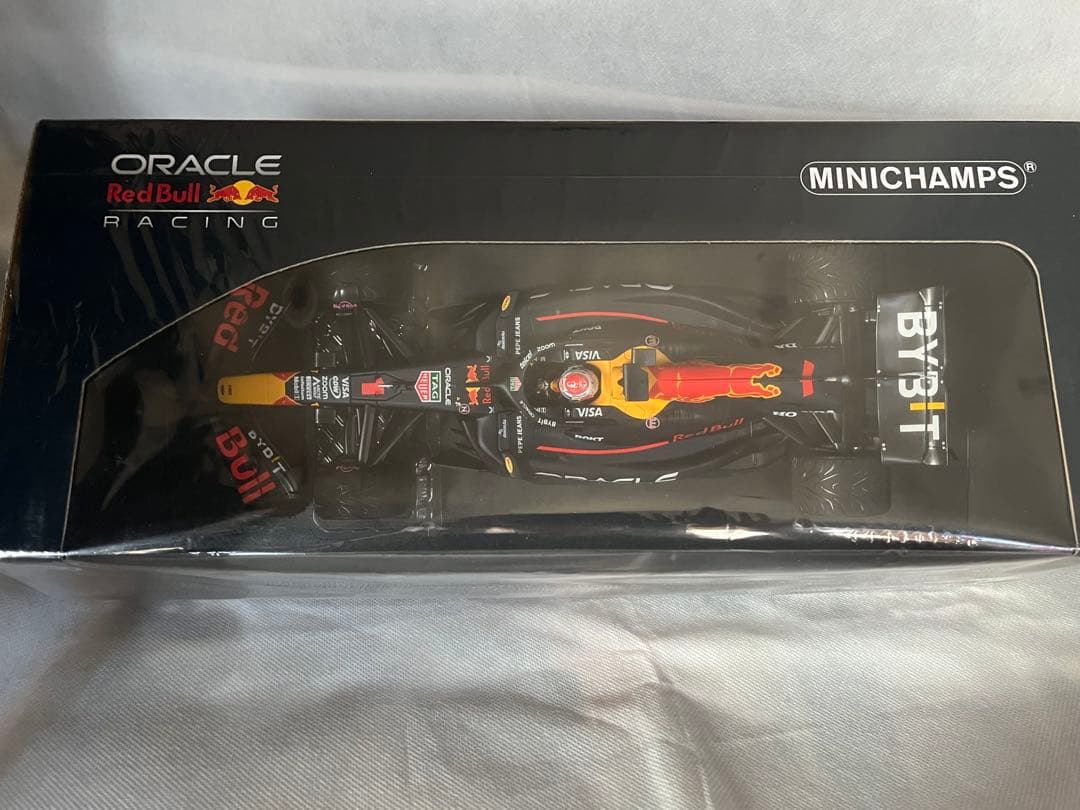 ミニチャンプス1/18レッドブルマックスフェルスタッペン2024年ブラジルGP