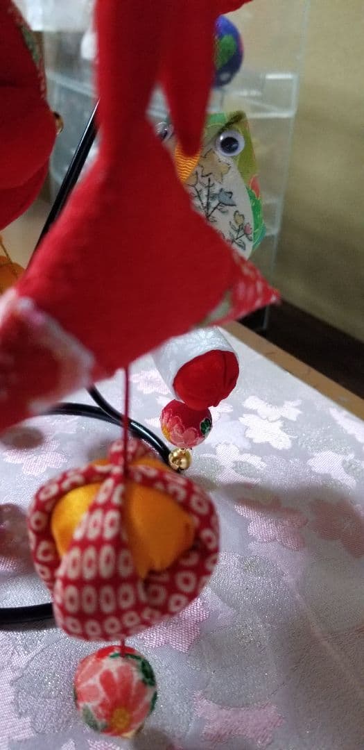 七宝毬の吊るし飾り(赤、輪)