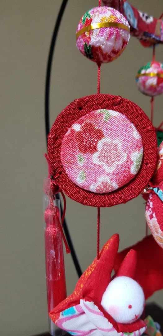 七宝毬の吊るし飾り(赤、輪)