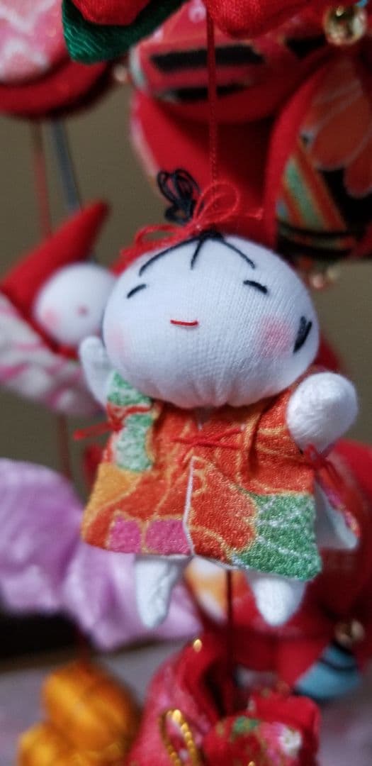 七宝毬の吊るし飾り(赤、輪)