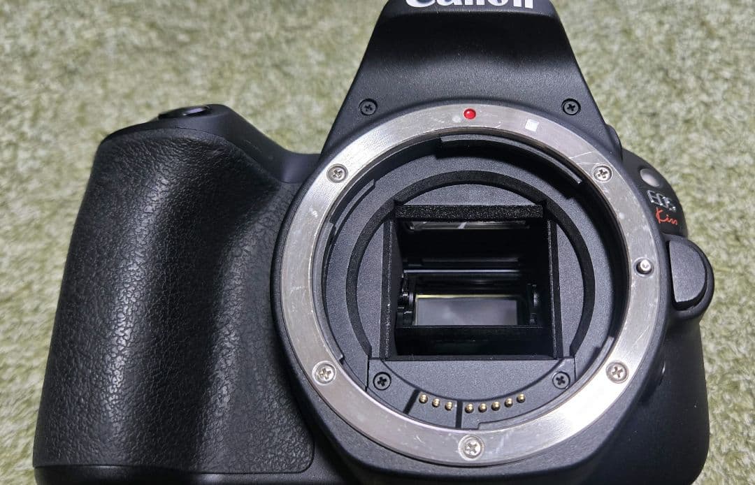 【中古】Canon EOS Kiss X9 デジタル一眼レフ　ダブルズームキット