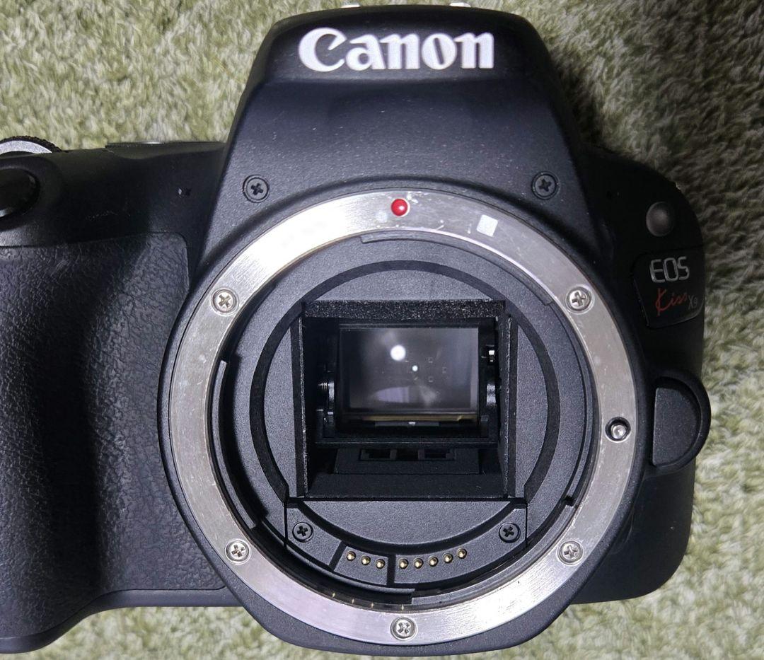 【中古】Canon EOS Kiss X9 デジタル一眼レフ　ダブルズームキット