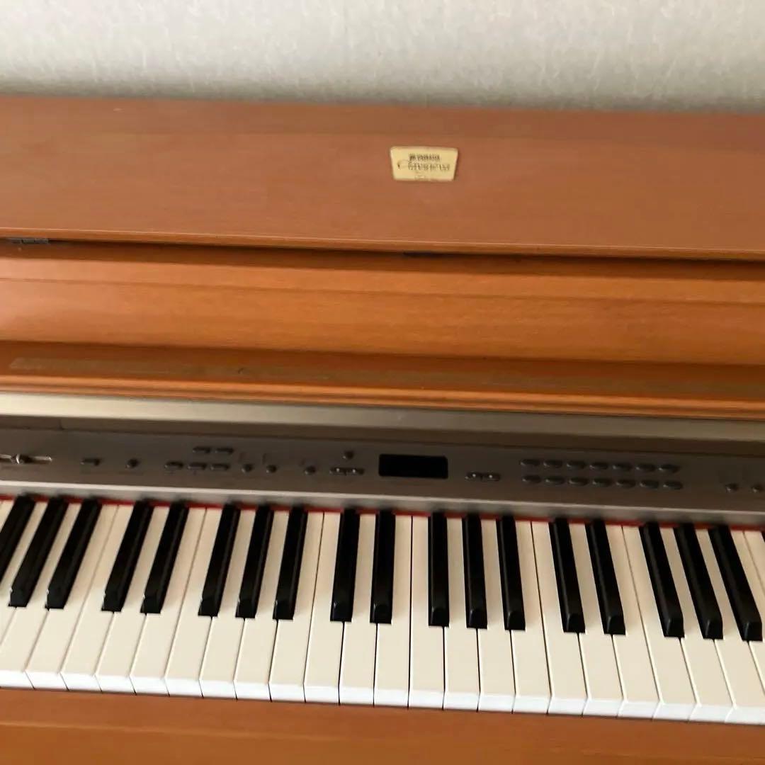 YAMAHA CLP−330 電子ピアノ ブラウン ペダルセット付きます