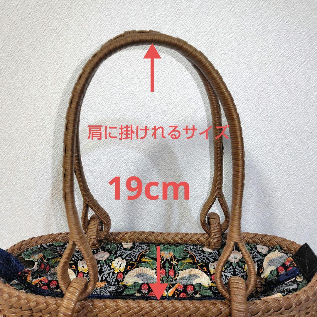 4本のクラフトで作った山葡萄風柿渋染かごバッグ（チャーム付きウィリアムモリス蓋）