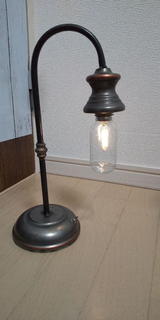とても➰✨オシャレ✨➰レトロ風➰ テーブルランプ 電池式
