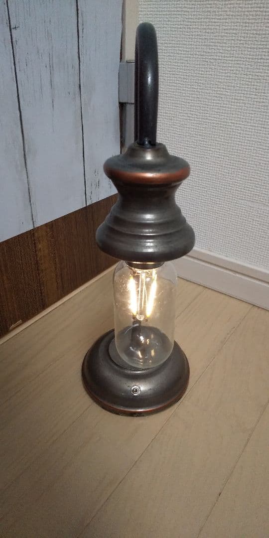 とても➰✨オシャレ✨➰レトロ風➰ テーブルランプ 電池式