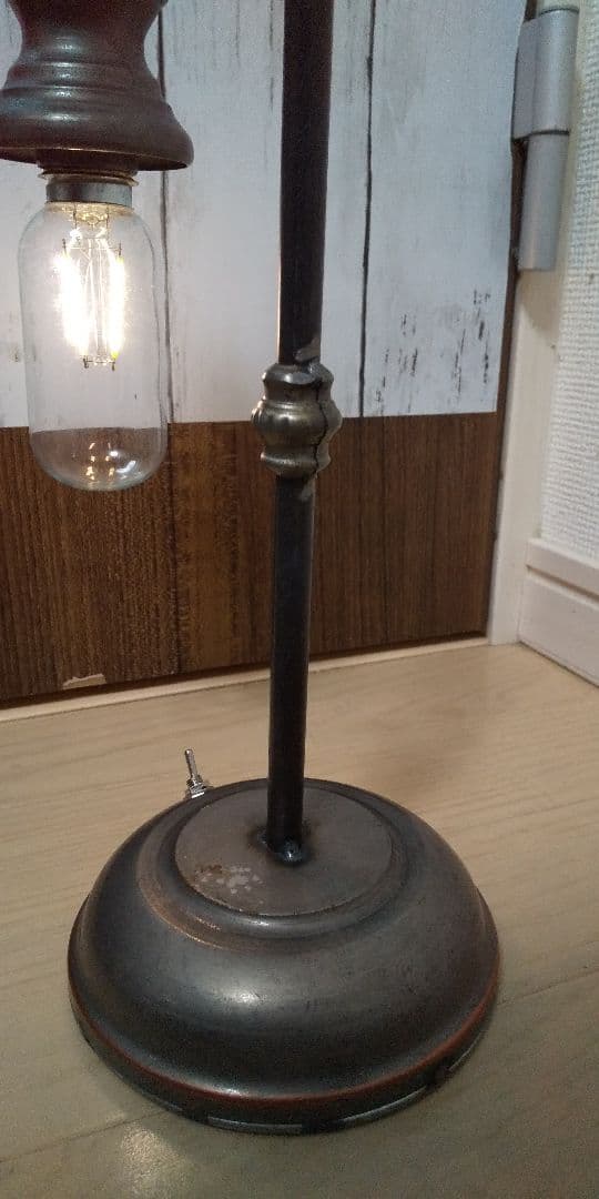 とても➰✨オシャレ✨➰レトロ風➰ テーブルランプ 電池式