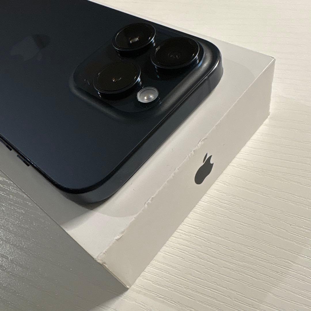 iPhone15 Pro 512GB ブルーチタニウム SIMフリー 極美品