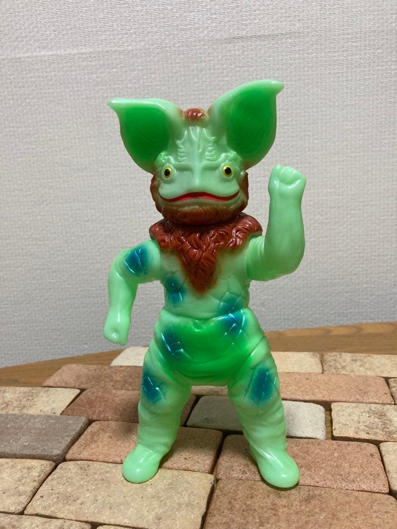 やまなや怪獣郷ウルトラファイト イカルス星人　蓄光