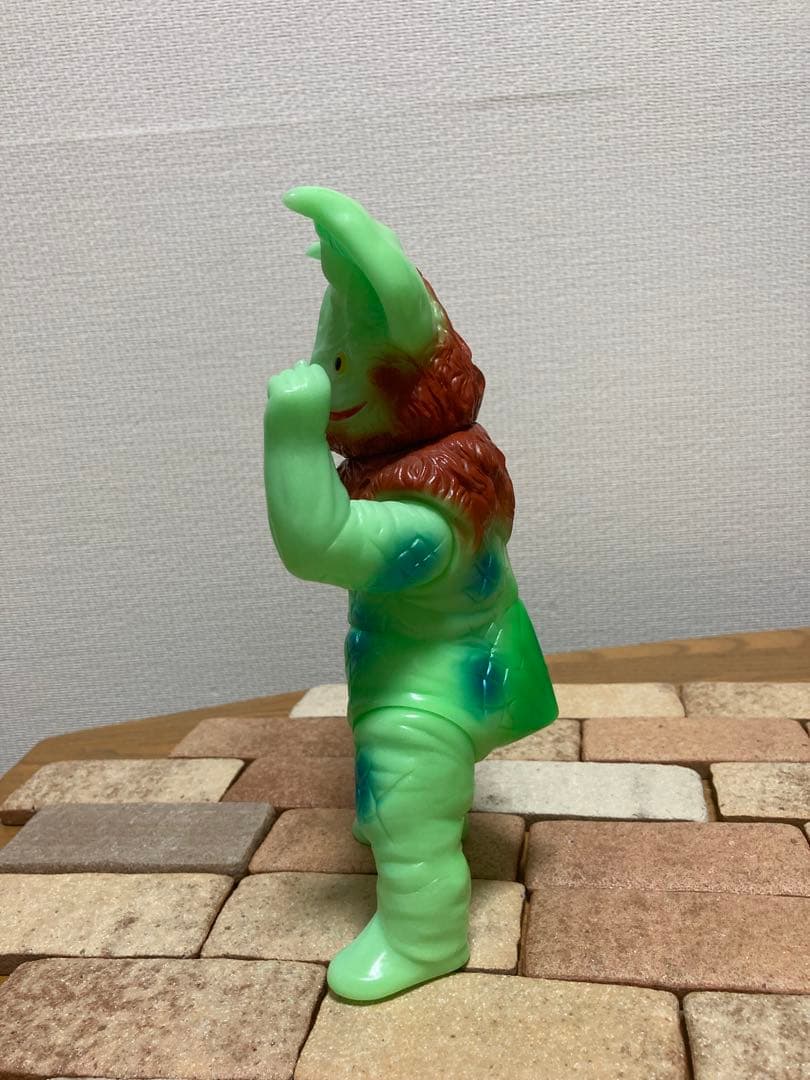 やまなや怪獣郷ウルトラファイト イカルス星人　蓄光