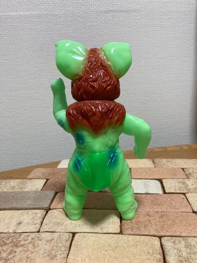 やまなや怪獣郷ウルトラファイト イカルス星人　蓄光